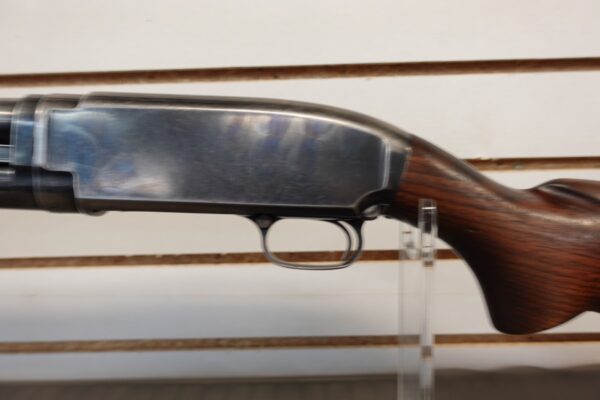 1106211-3-__71806.jpg 1947 WINCHESTER MODEL 12 FIELD GRADE 12 GA 2 3/4" FULL CHOKE, 28"