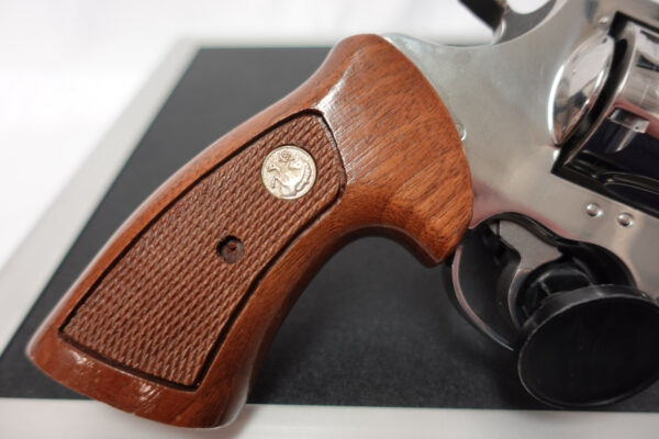 dsc03089-75258.1745103180.1280.1280__69854.jpg 1990 COLT ANACONDA REVOLVER 1ST EDITION 44 MAG W/CASE #370 OF 1000; NIB