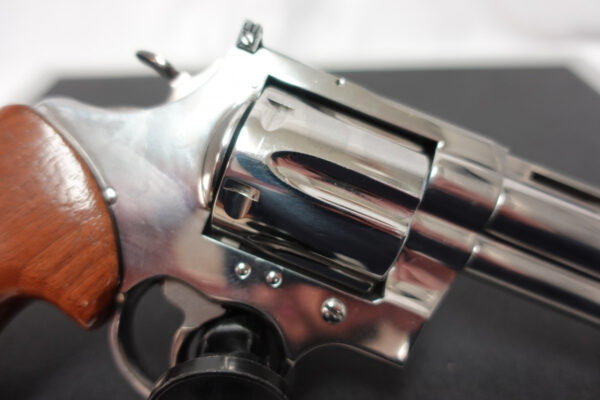 dsc03090-84246.1745103180.1280.1280__14111.jpg 1990 COLT ANACONDA REVOLVER 1ST EDITION 44 MAG W/CASE #370 OF 1000; NIB