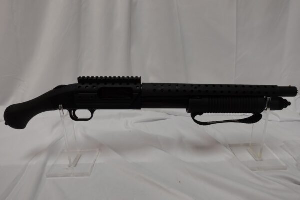dsc03314__60195.jpg Mossberg 590 Shockwave SPX 12 Ga 12/14.3" Picatanny Rail/Heat Shield; 2 grips. 50648