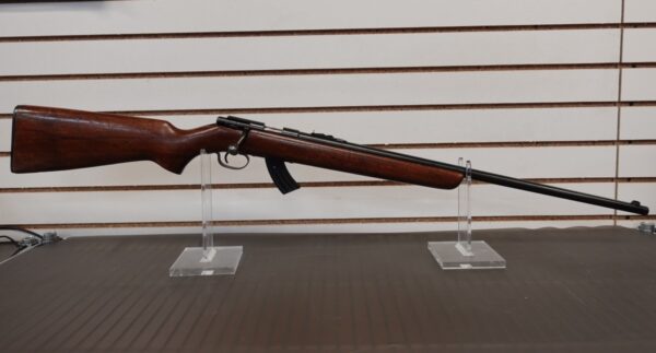 WINCHESTER 69A 22 LR 24" RIFLE, GROOVED TRIGGER, 1 MAG, 1 CLIP