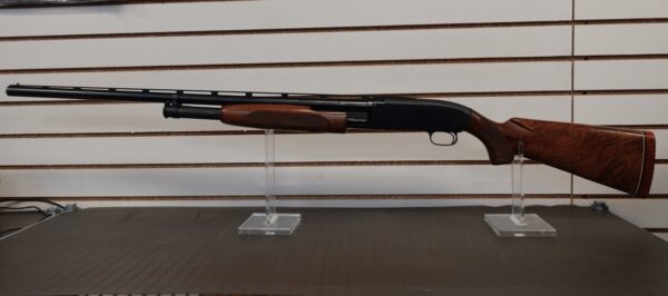 y2016797__49398.jpg 1973 WINCHESTER MODEL 12 TRAP SHOTGUN, 12GA 2 3/4" FULLCHOKE 30"